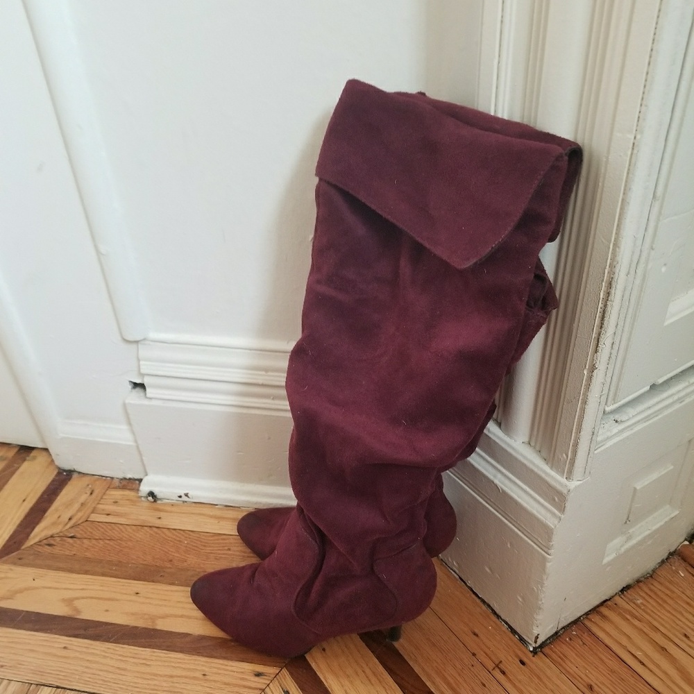 Size 8 maroon suede knee-high boots